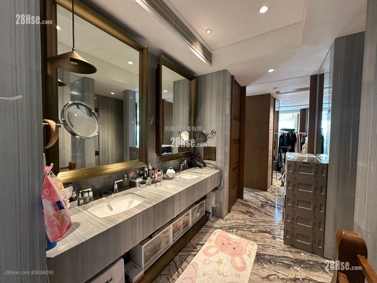 Deauville Sell 5+ Bedrooms 4,155 ft² ( 386.0 m² )