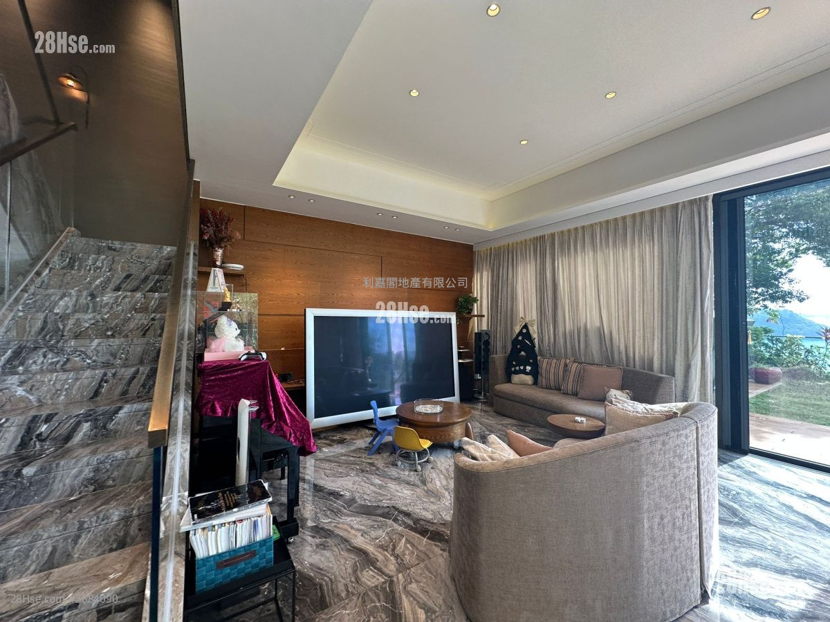 Deauville Sell 5+ Bedrooms 4,155 ft² ( 386.0 m² )