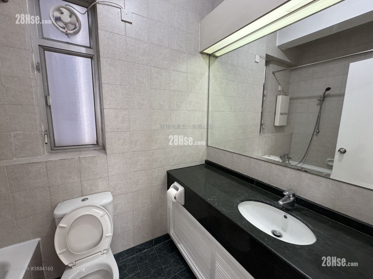Liberty Mansion Rental 3 Bedrooms , 2 Bathrooms 694 ft² ( 64.5 m² )
