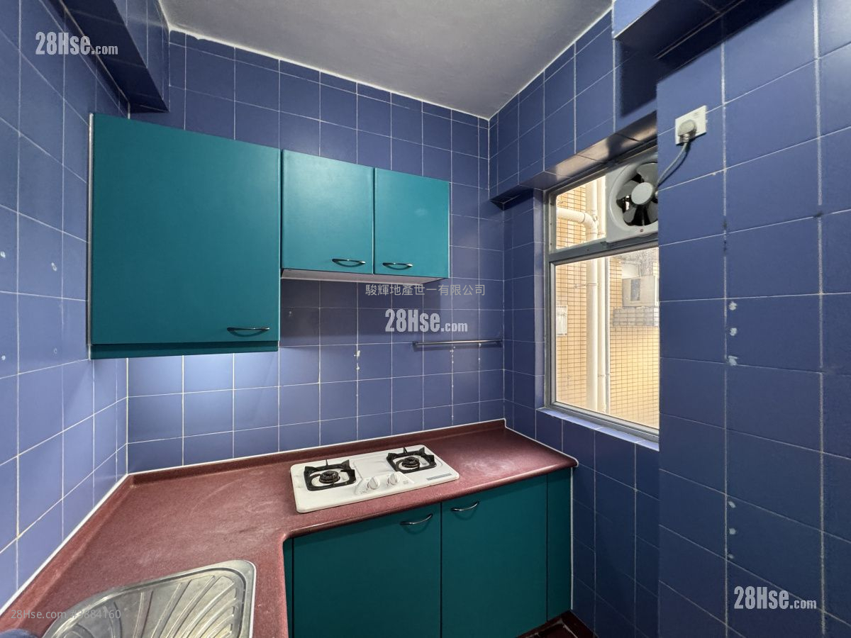 Liberty Mansion Rental 3 Bedrooms , 2 Bathrooms 694 ft² ( 64.5 m² )