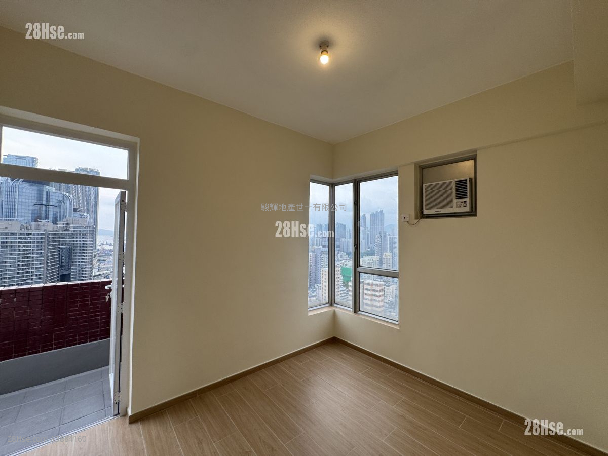 Liberty Mansion Rental 3 Bedrooms , 2 Bathrooms 694 ft² ( 64.5 m² )