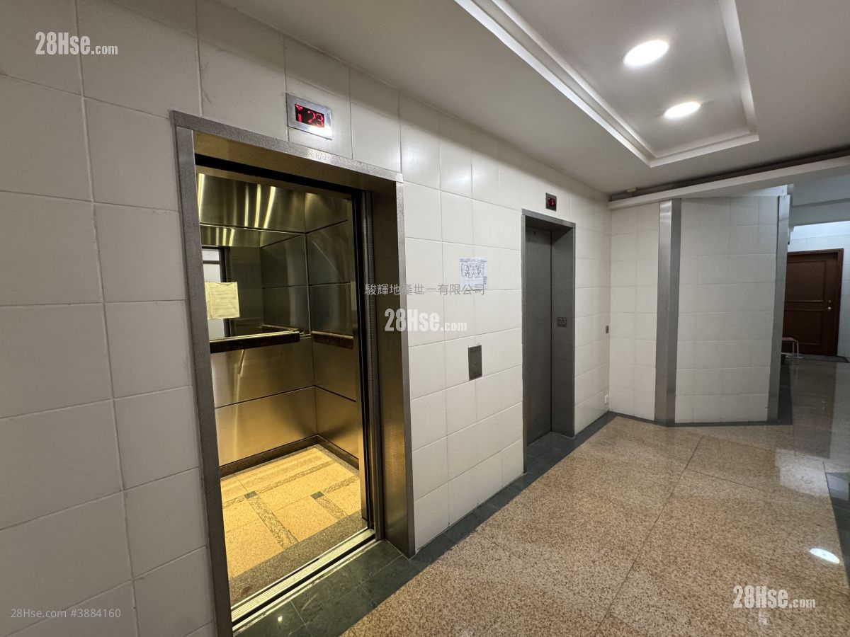 Liberty Mansion Rental 3 Bedrooms , 2 Bathrooms 694 ft² ( 64.5 m² )