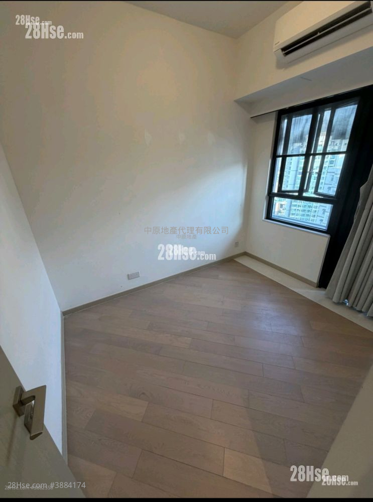 Mount Regency Sell 2 Bedrooms , 1 Bathroom 399 ft² ( 37.1 m² )