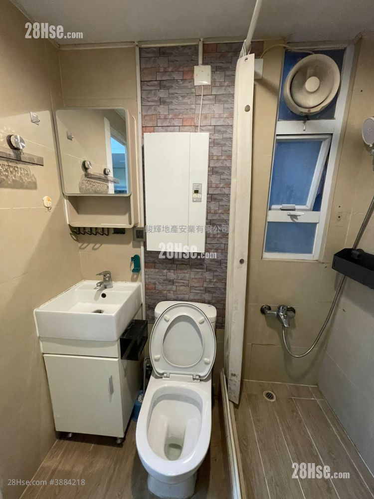 Prosperous Garden Sell 3 Bedrooms , 1 Bathroom 606 ft² ( 56.3 m² )