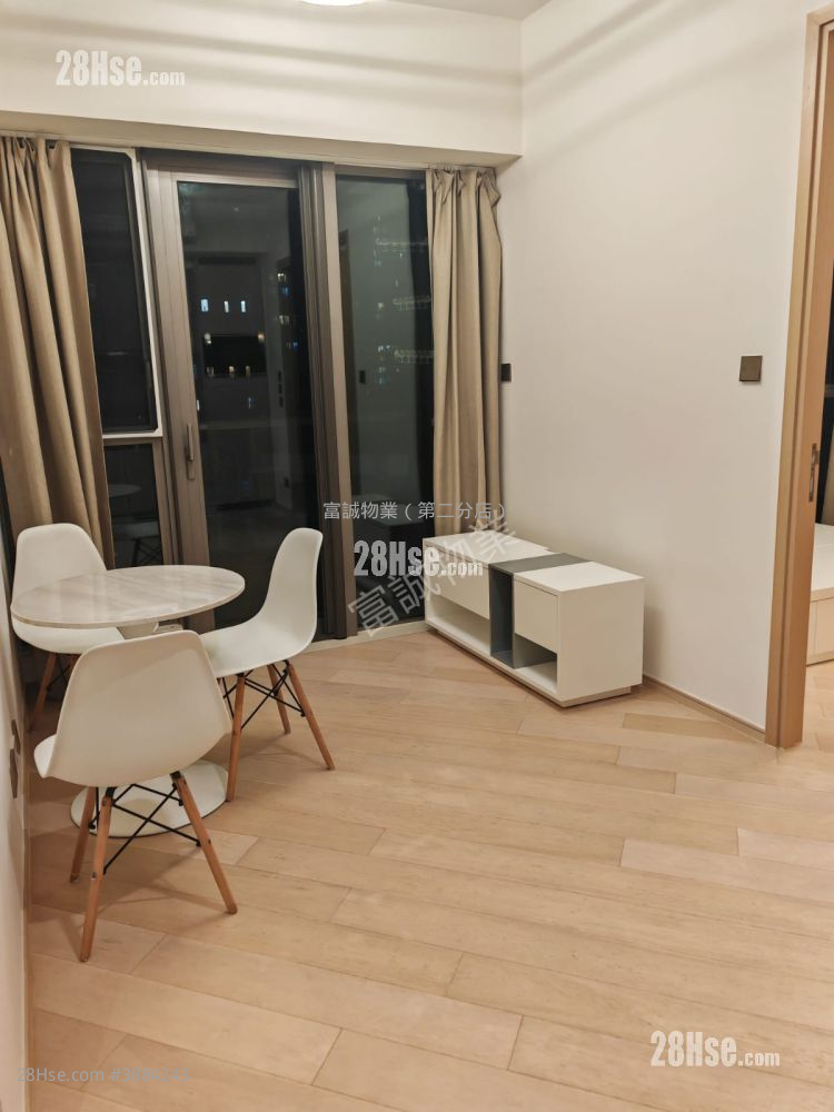 One East Coast Sell 2 Bedrooms , 1 Bathroom 374 ft² ( 34.7 m² )