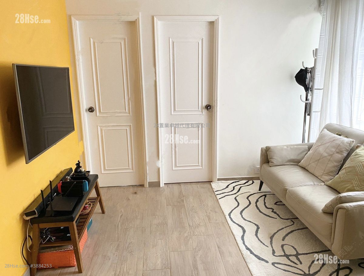 Tuen Mun Town Plaza Rental 2 Bedrooms 318 ft² ( 29.5 m² )