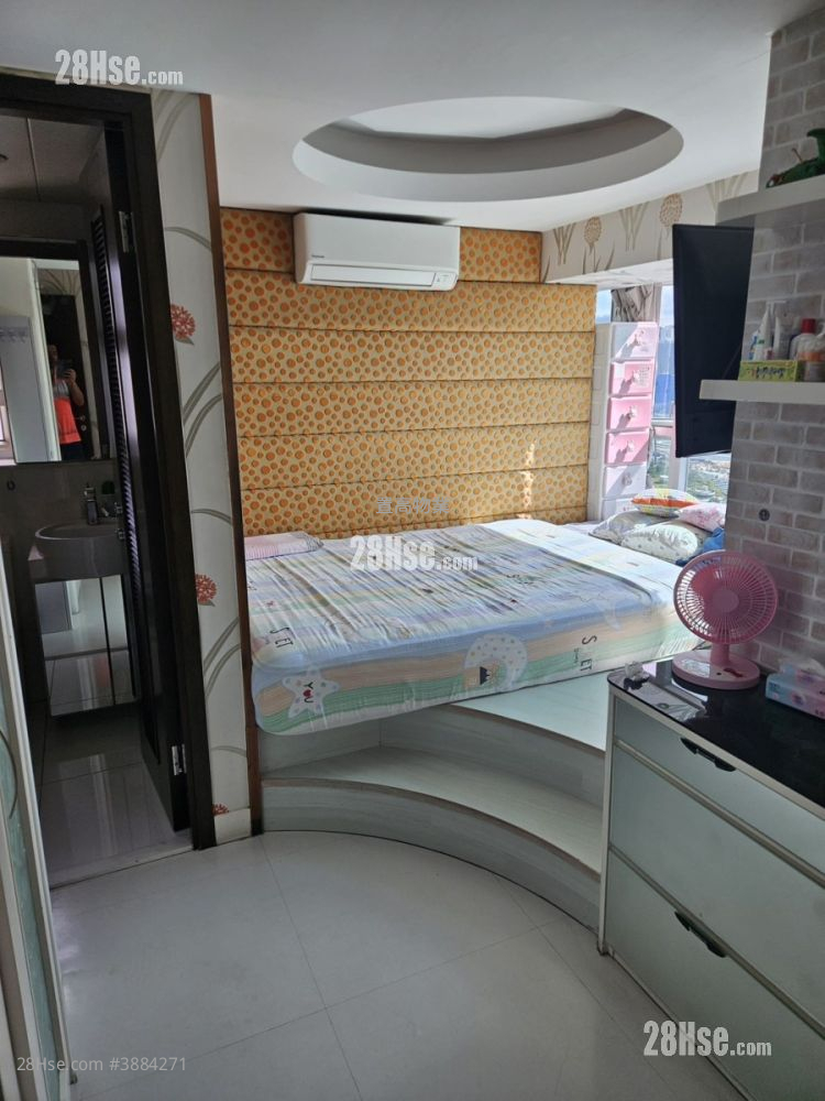 Grand Waterfront Sell 2 Bedrooms , 2 Bathrooms 616 ft² ( 57.2 m² )