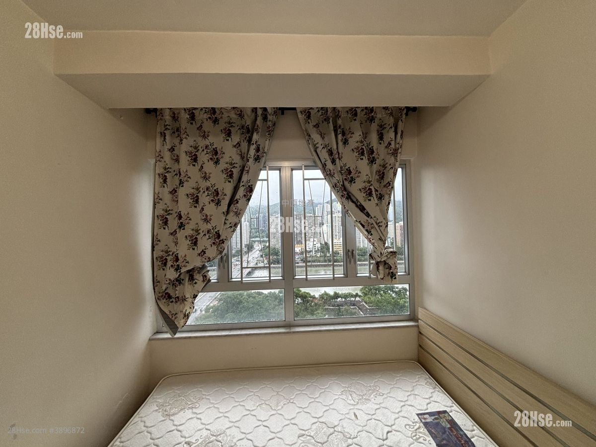 Lucky Plaza Sell 2 Bedrooms , 1 Bathroom 334 ft² ( 31.0 m² )