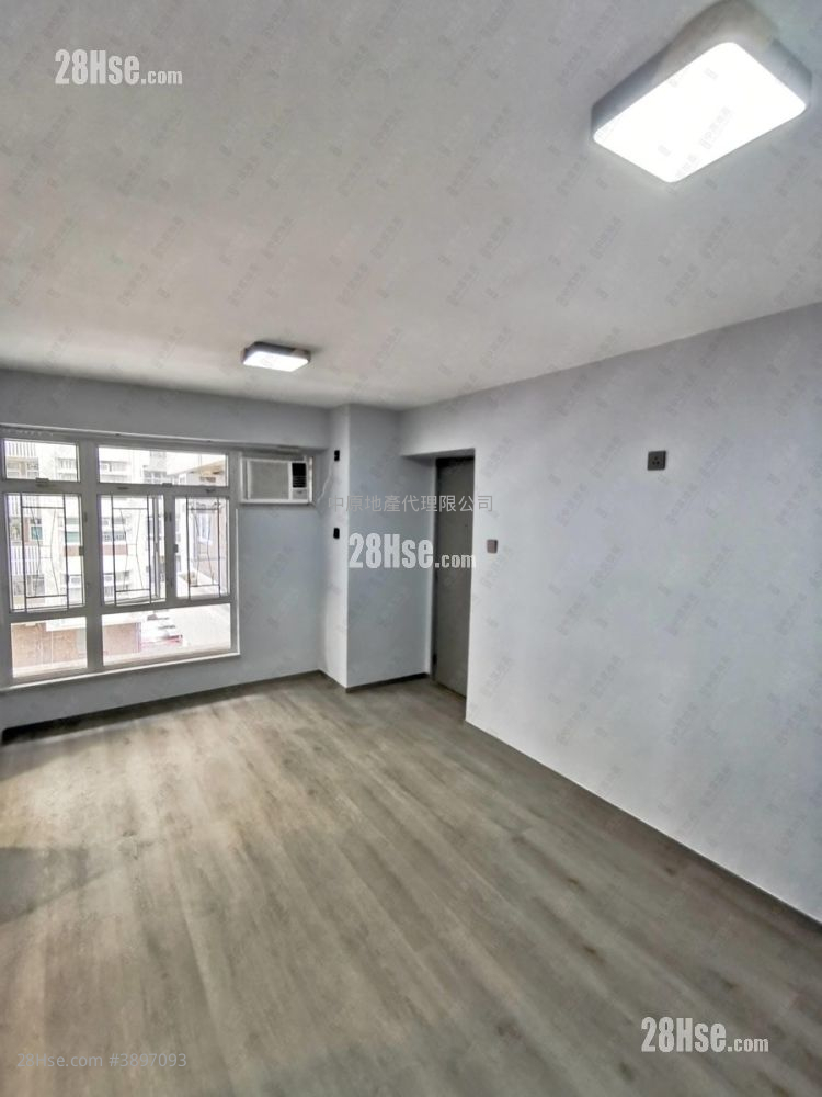 Waldorf Garden Sell 2 Bedrooms 412 ft² ( 38.3 m² )