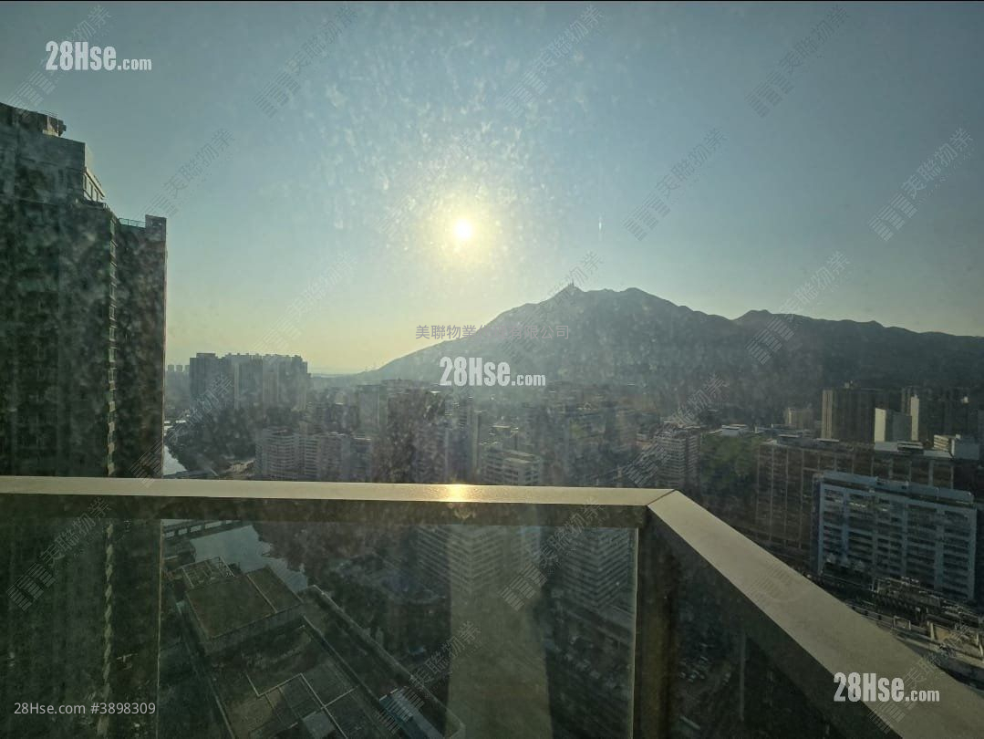 Century Gateway Sell 2 Bedrooms 488 ft² ( 45.3 m² )