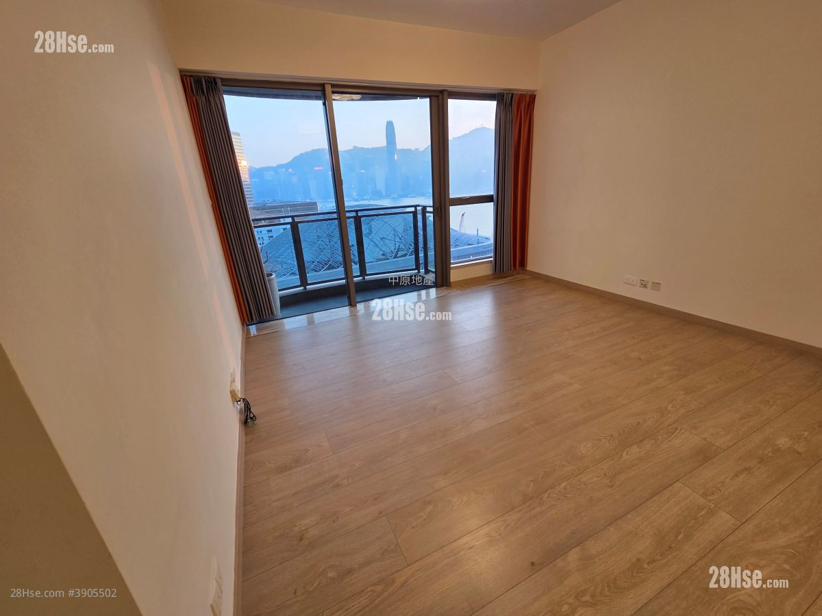 Grand Austin Sell 4 Bedrooms 1,196 ft² ( 111.1 m² )