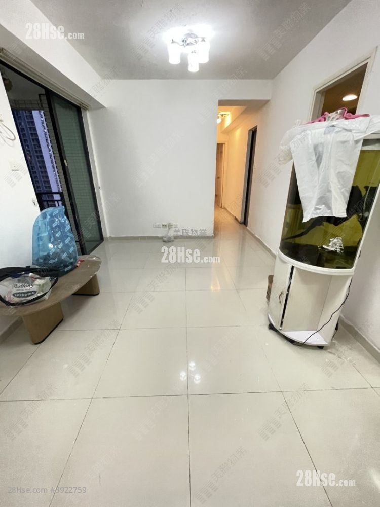 Royal Green Sell 3 Bedrooms , 1 Bathroom 551 ft² ( 51.2 m² )