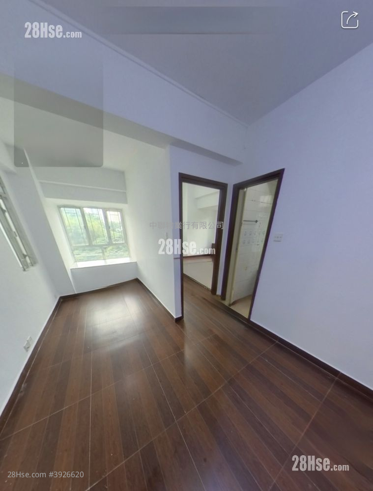Golden Lion Garden Sell 266 ft² ( 24.7 m² )