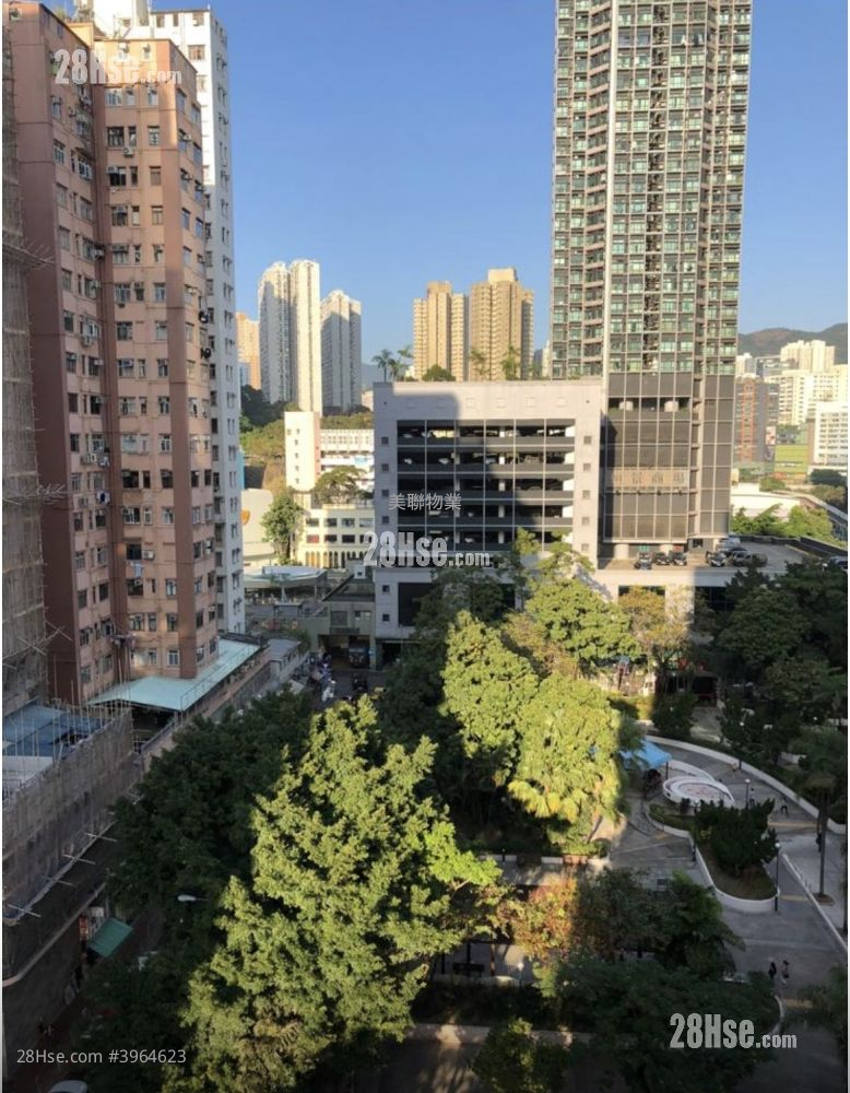 Kwai Fook Building Sell 3 Bedrooms 405 ft² ( 37.6 m² )