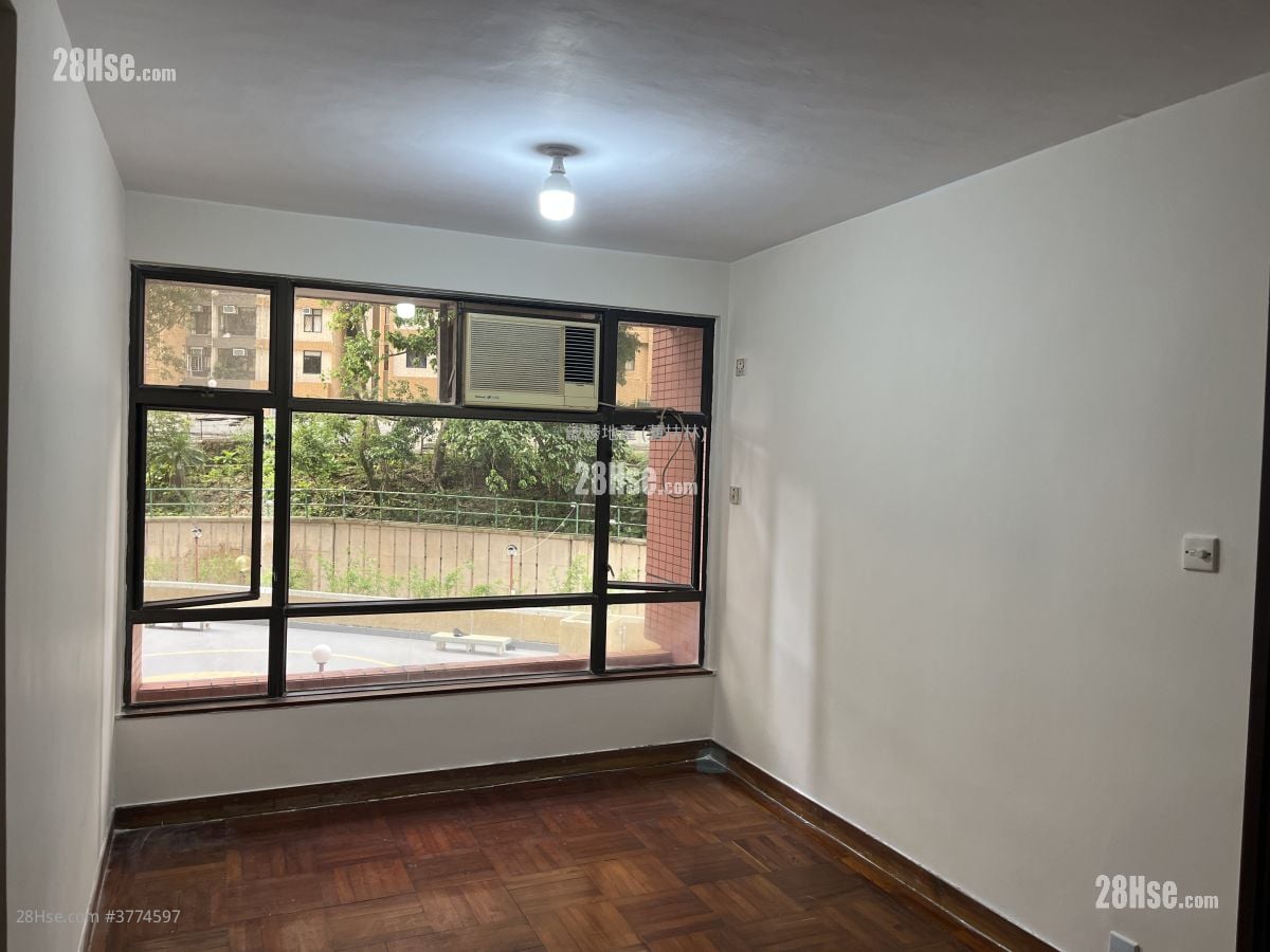 Pokfulam Gardens Sell 2 Bedrooms , 1 Bathroom 466 ft² ( 43.3 m² )