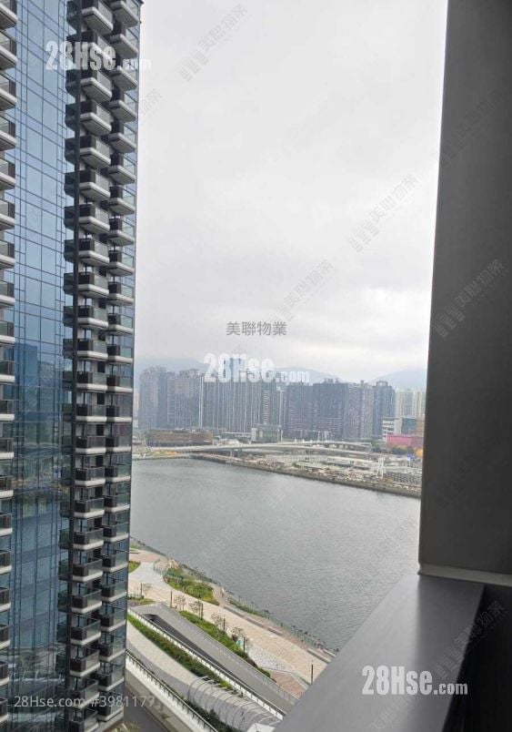 Twin Victoria Sell 1 Bathroom 247 ft² ( 22.9 m² )