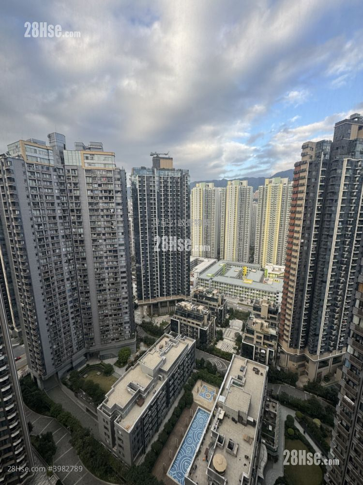 Vibe Centro Rental 2 Bedrooms , 1 Bathroom 519 ft² ( 48.2 m² )