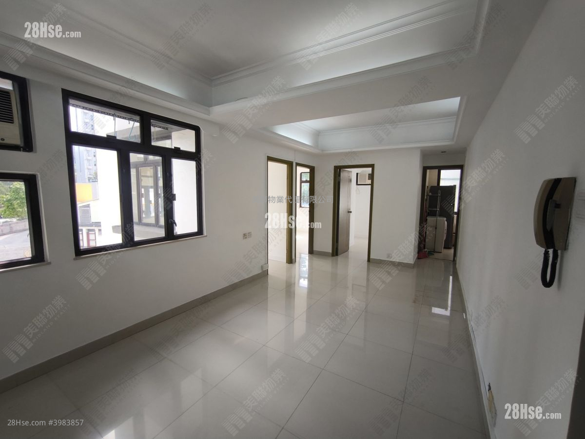 Yuet On Building Sell 3 Bedrooms , 2 Bathrooms 519 ft² ( 48.2 m² )