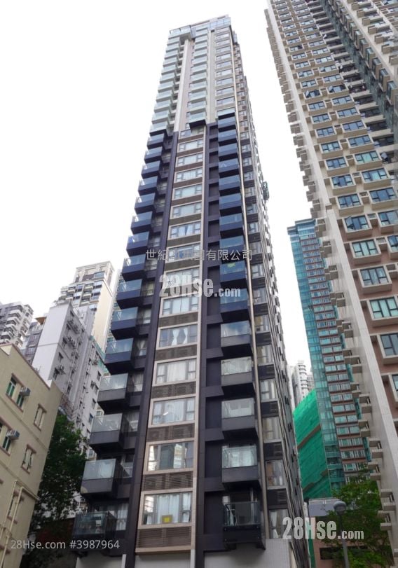 Centrepoint Sell 3 Bedrooms , 2 Bathrooms 743 ft² ( 69.0 m² )
