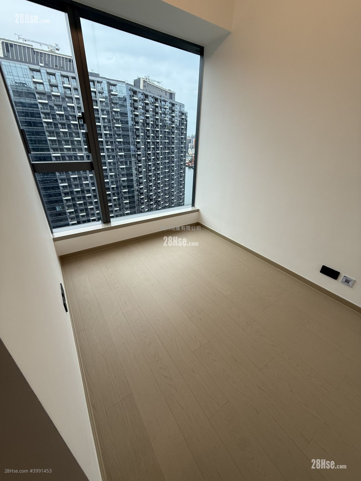 Kt Marina Sell 2 Bedrooms , 1 Bathroom 427 ft² ( 39.7 m² )