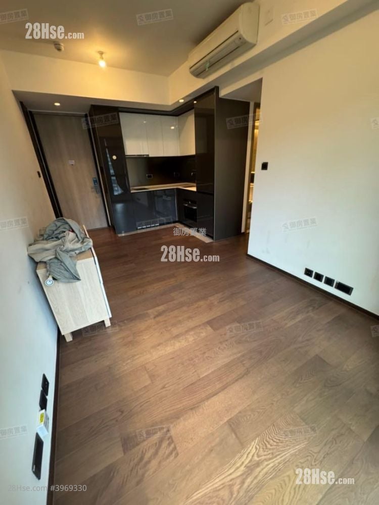 Le Pont Rental 2 Bedrooms 445 ft² ( 41.3 m² )