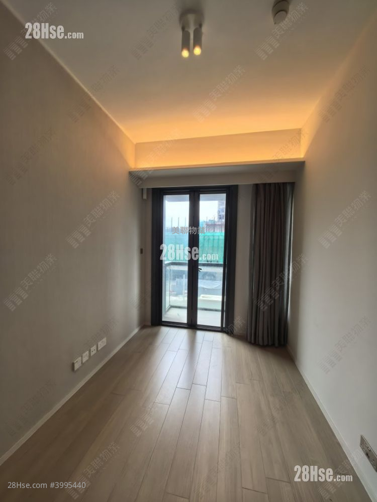One Innovale Sell 1 Bedroom 315 ft² ( 29.3 m² )