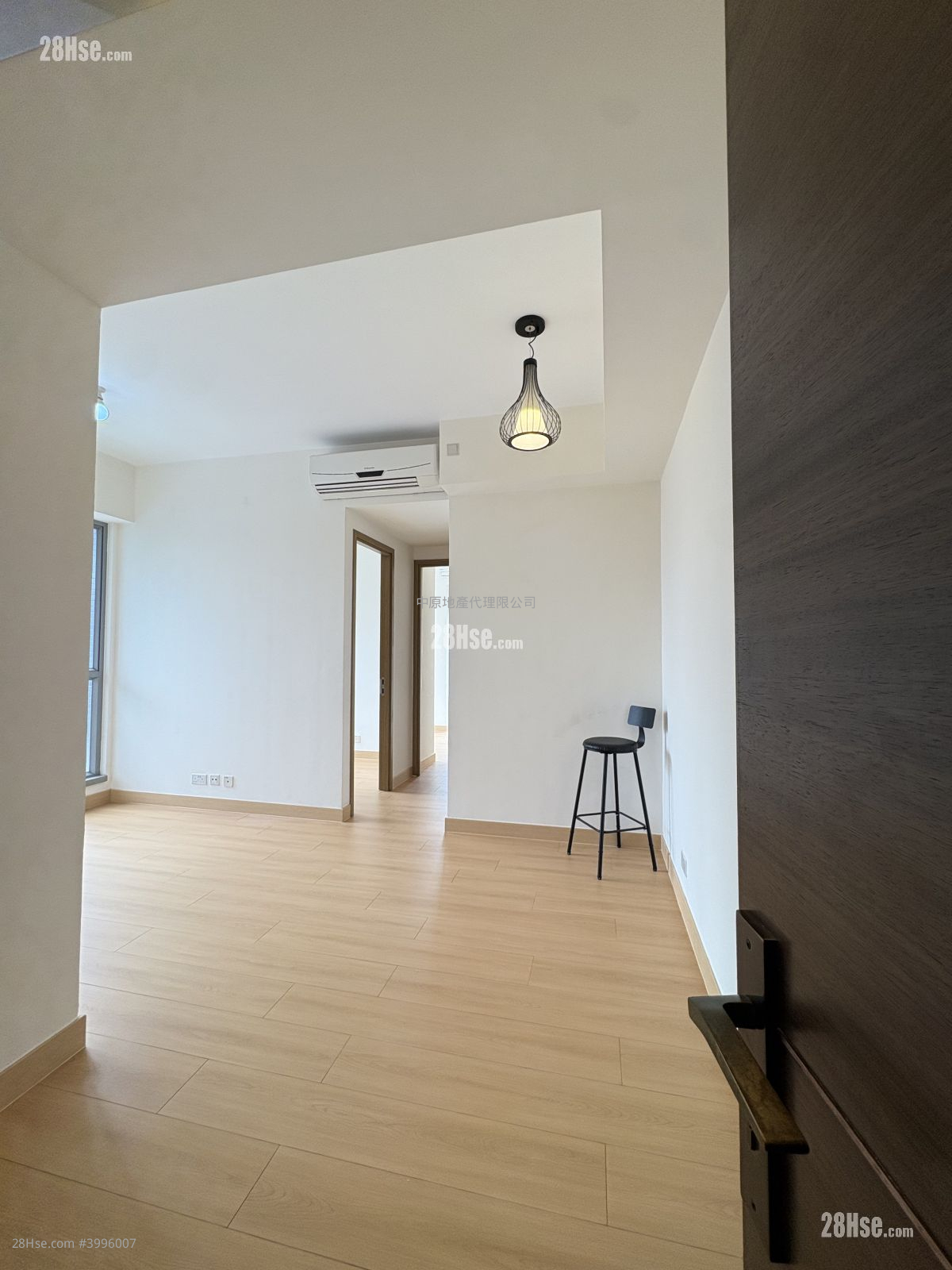 The Reach Sell 443 ft² ( 41.2 m² )