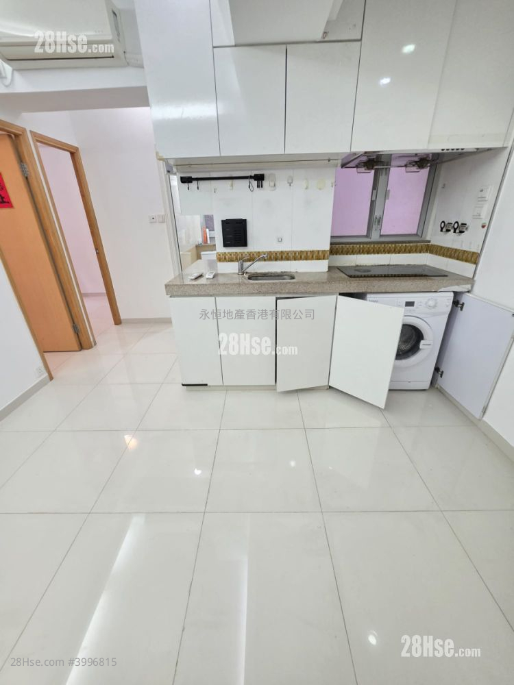 Mary Court Rental 3 Bedrooms , 1 Bathroom 354 ft² ( 32.9 m² )
