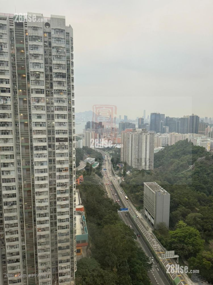 Hing Tin Estate Sell 3 Bedrooms , 1 Bathroom 531 ft² ( 49.3 m² )