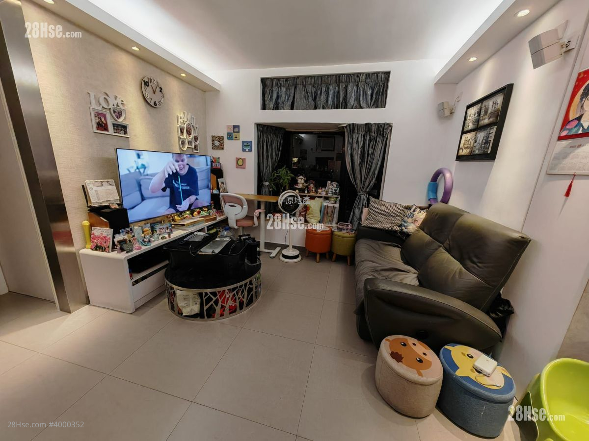 Crystal Park Sell 3 Bedrooms 668 ft² ( 62.1 m² )
