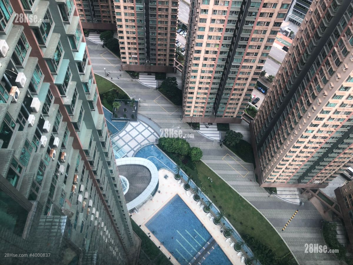 Park Central Sell 2 Bedrooms 384 ft² ( 35.7 m² )