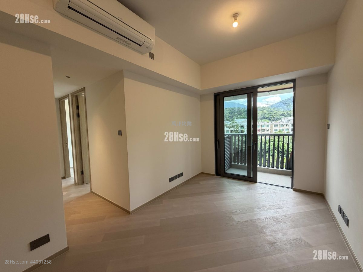 Le Mont Sell 3 Bedrooms , 2 Bathrooms 654 ft² ( 60.8 m² )