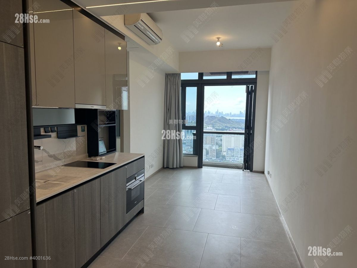 The Yoho Hub Sell 2 Bedrooms , 1 Bathroom 467 ft² ( 43.4 m² )