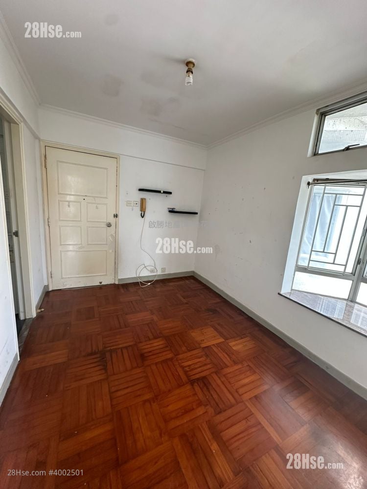 Greenfield Garden Sell 2 Bedrooms , 1 Bathroom 386 ft² ( 35.9 m² )