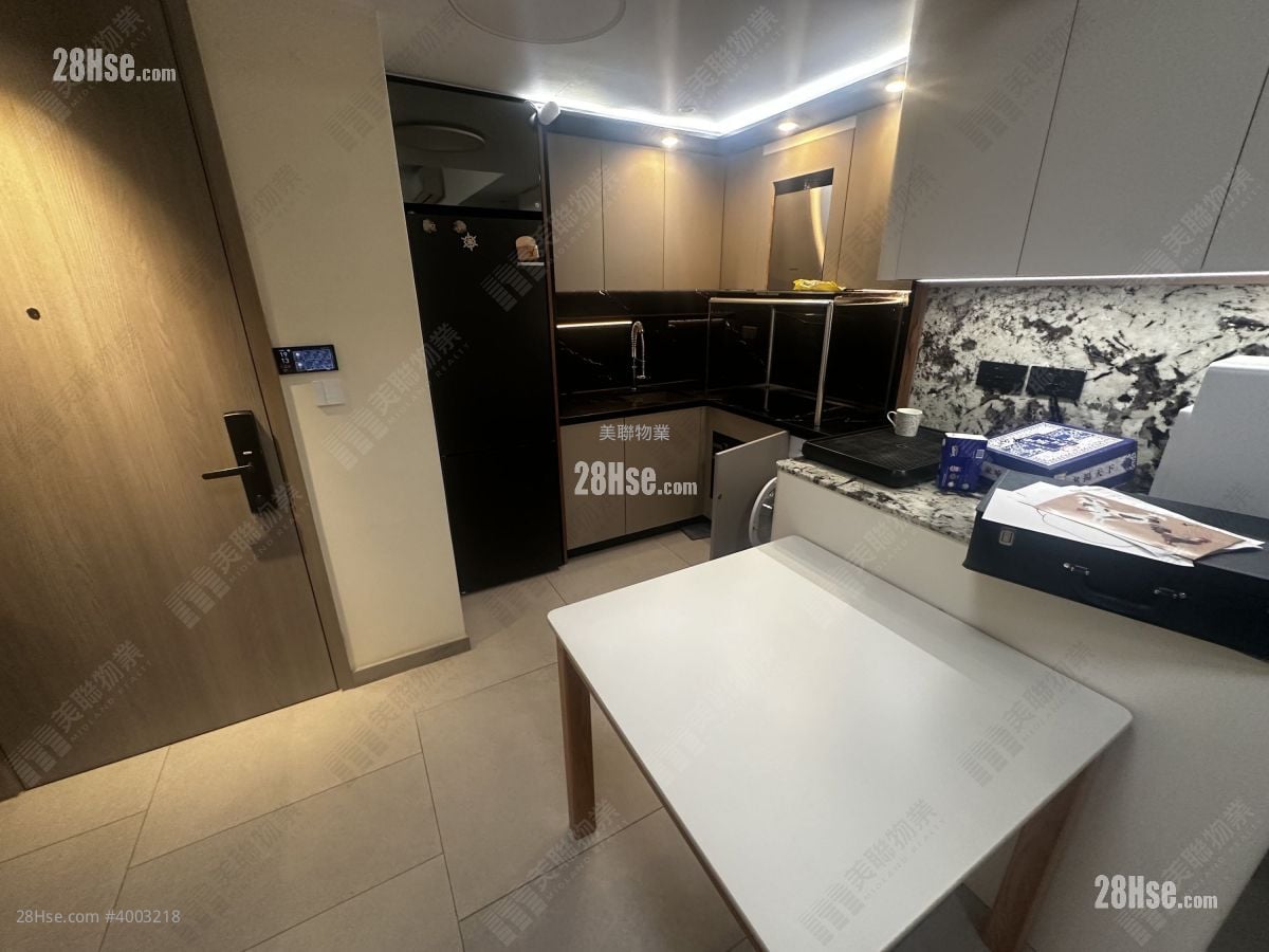 Silicon Hill Rental 3 Bedrooms , 1 Bathroom 578 ft² ( 53.7 m² )
