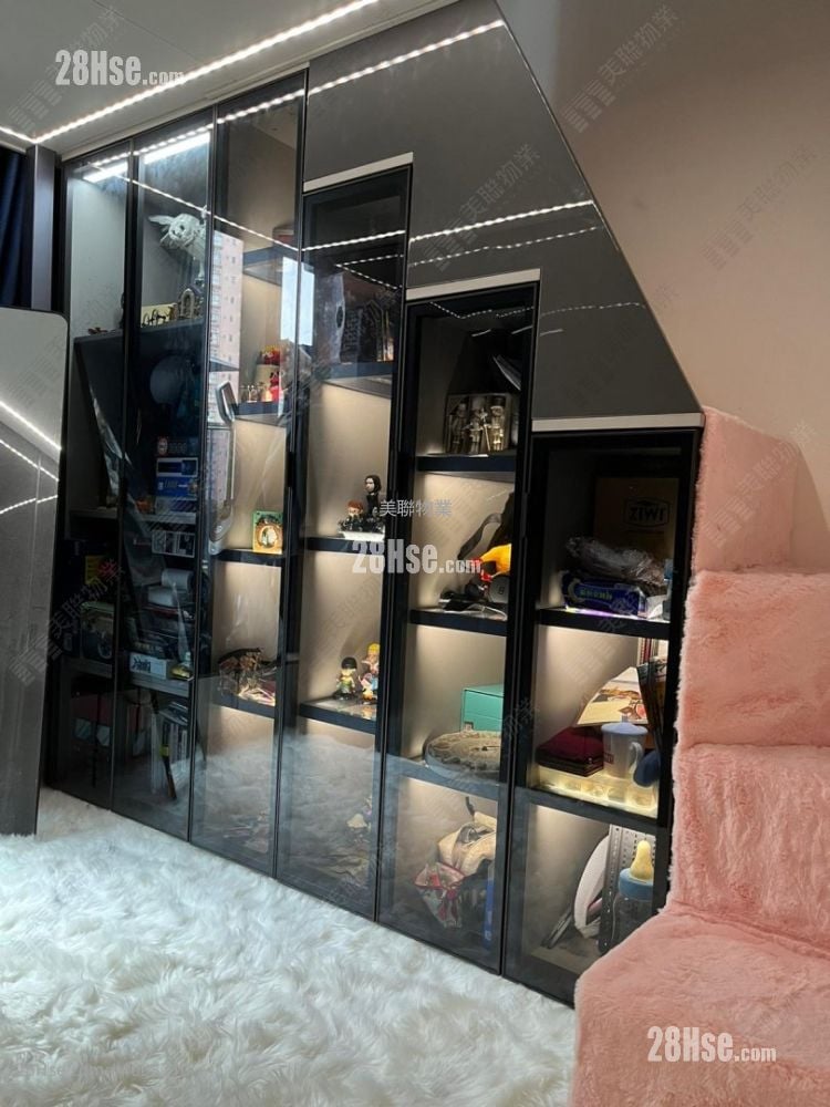 The Royale Sell 1 Bedroom , 1 Bathroom 290 ft² ( 26.9 m² )
