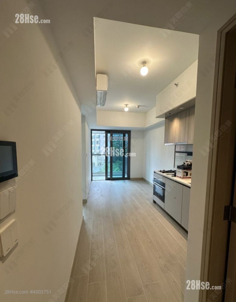 Gold Coast Bay Sell 2 Bedrooms , 1 Bathroom 439 ft² ( 40.8 m² )