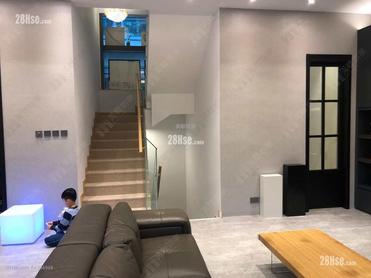 Capri Sell 4 Bedrooms , 3 Bathrooms 1,988 ft² ( 184.7 m² )
