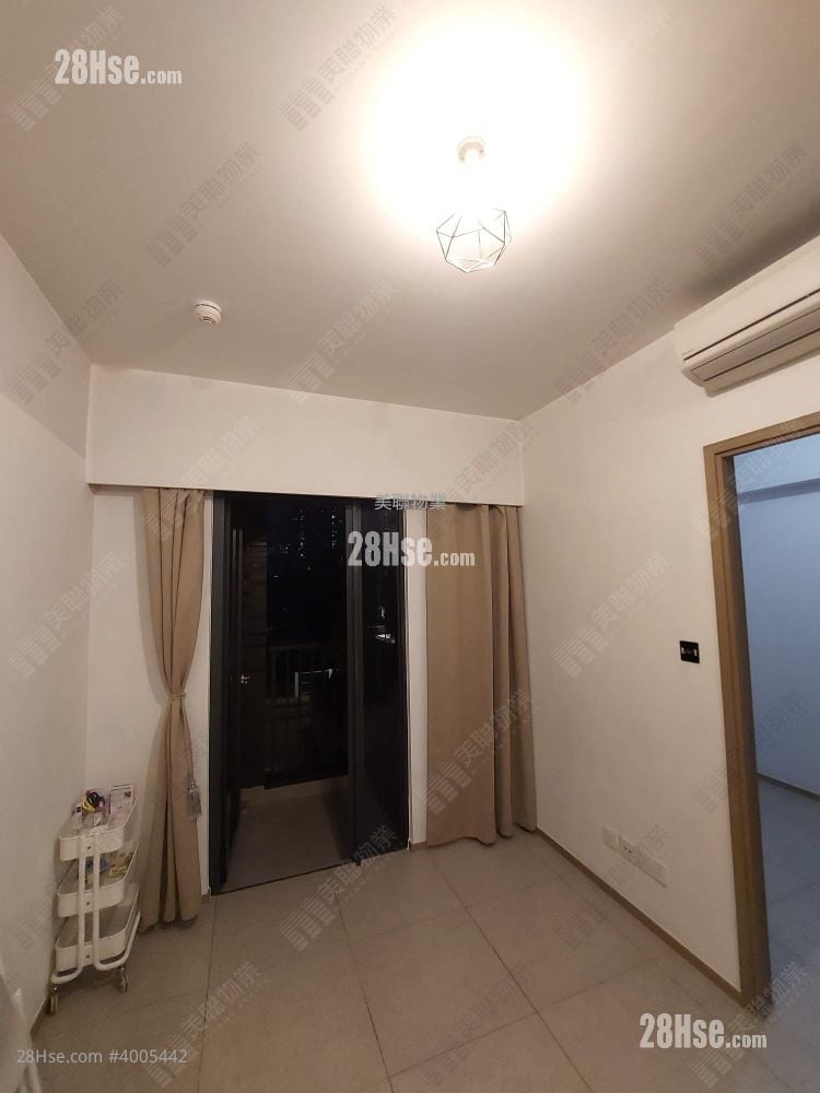 Atrium House Rental 393 ft² ( 36.5 m² )
