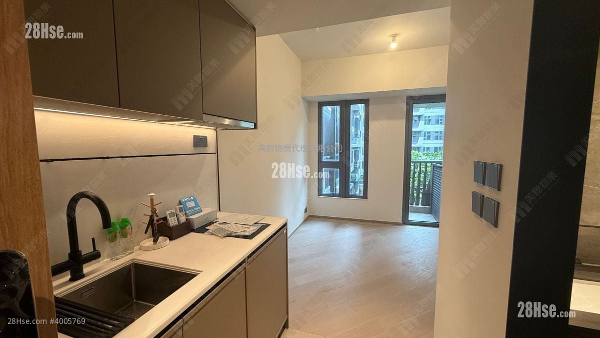 Le Mont Rental Studio , 1 Bathroom 244 ft² ( 22.7 m² )