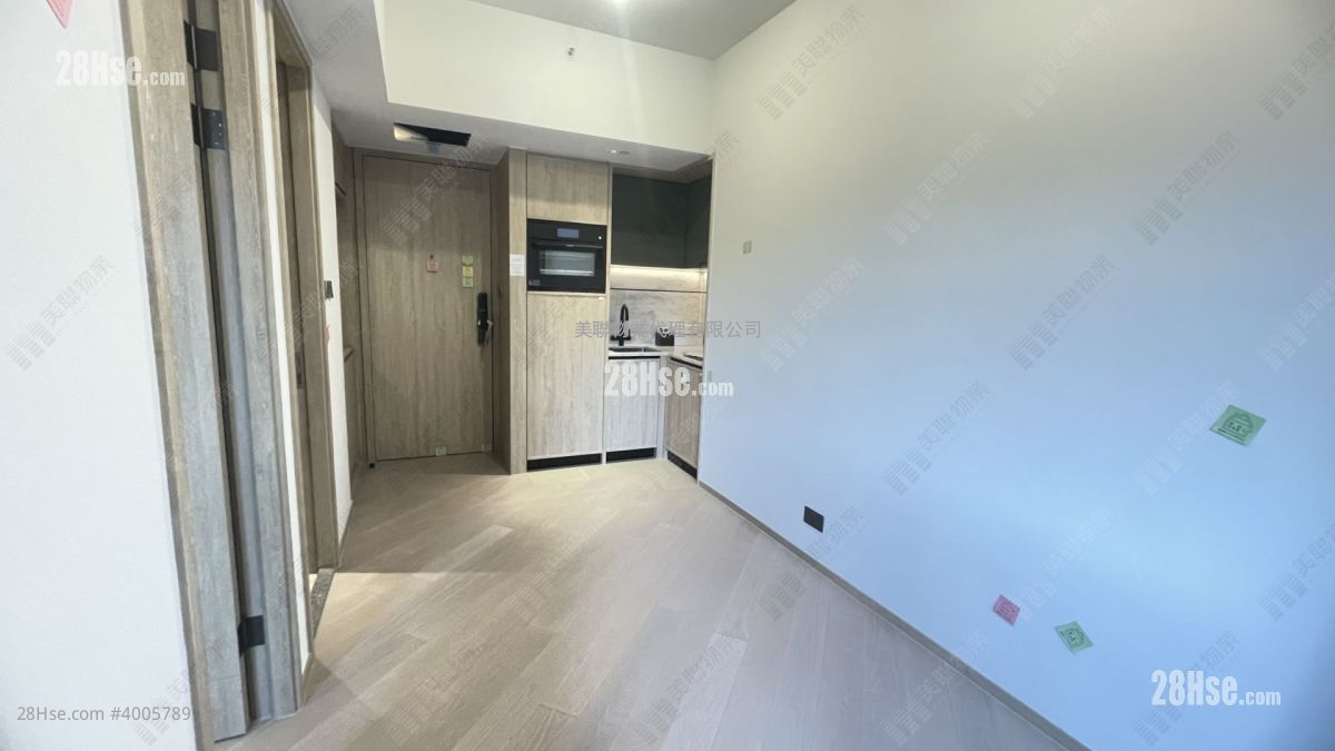 Le Mont Sell 1 Bedroom 310 ft² ( 28.8 m² )