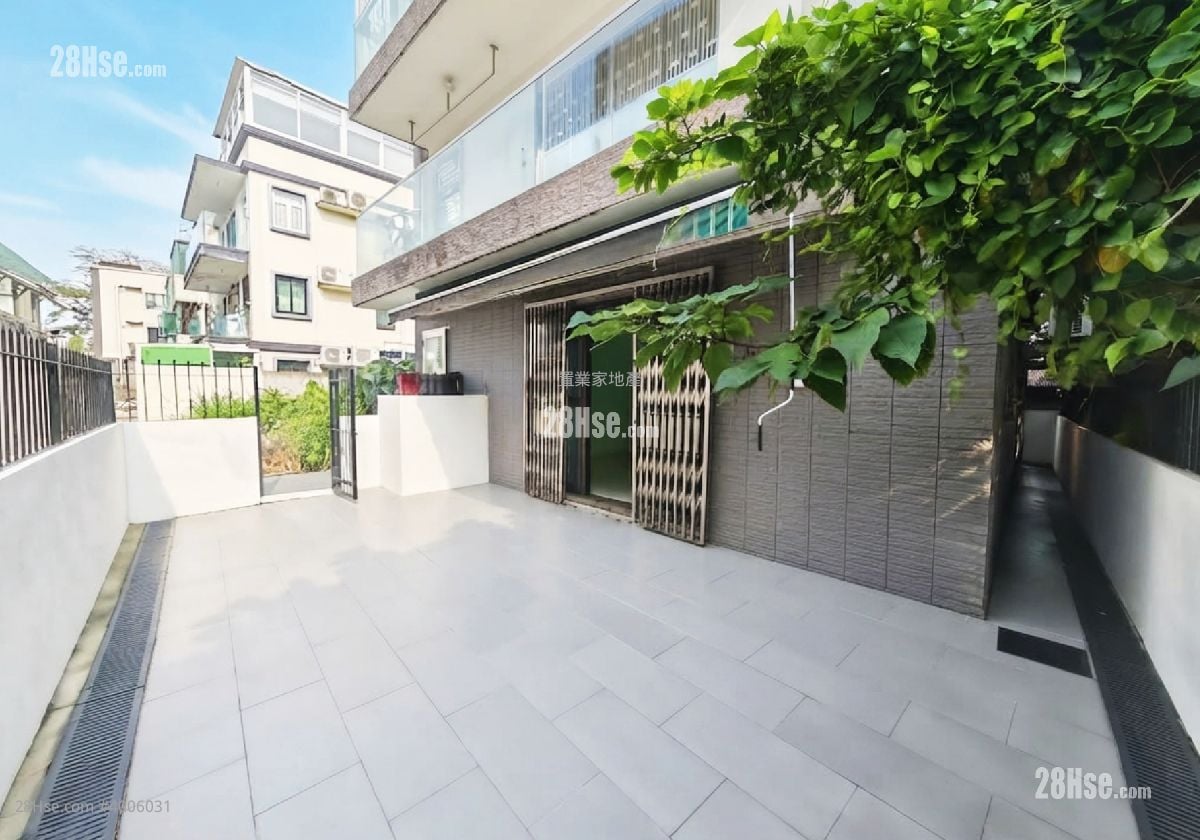 Village Sell 3 Bedrooms , 1 Bathroom 1,300 ft² ( 120.8 m² )