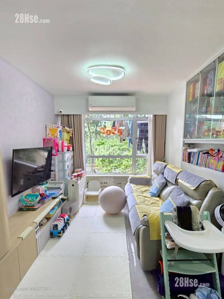 King Shing Court Sell 3 Bedrooms 606 ft² ( 56.3 m² )