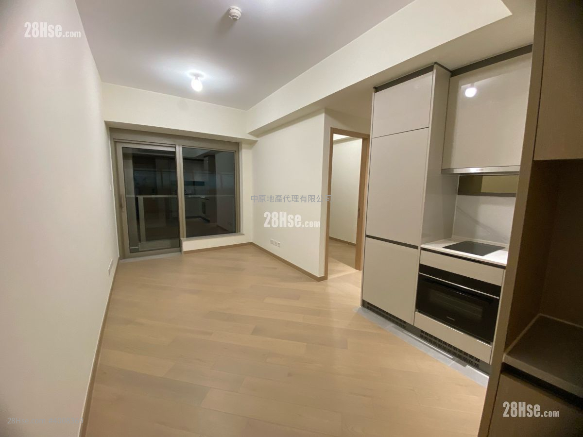 Grand Mayfair  Sell 2 Bedrooms , 1 Bathroom 455 ft² ( 42.3 m² )