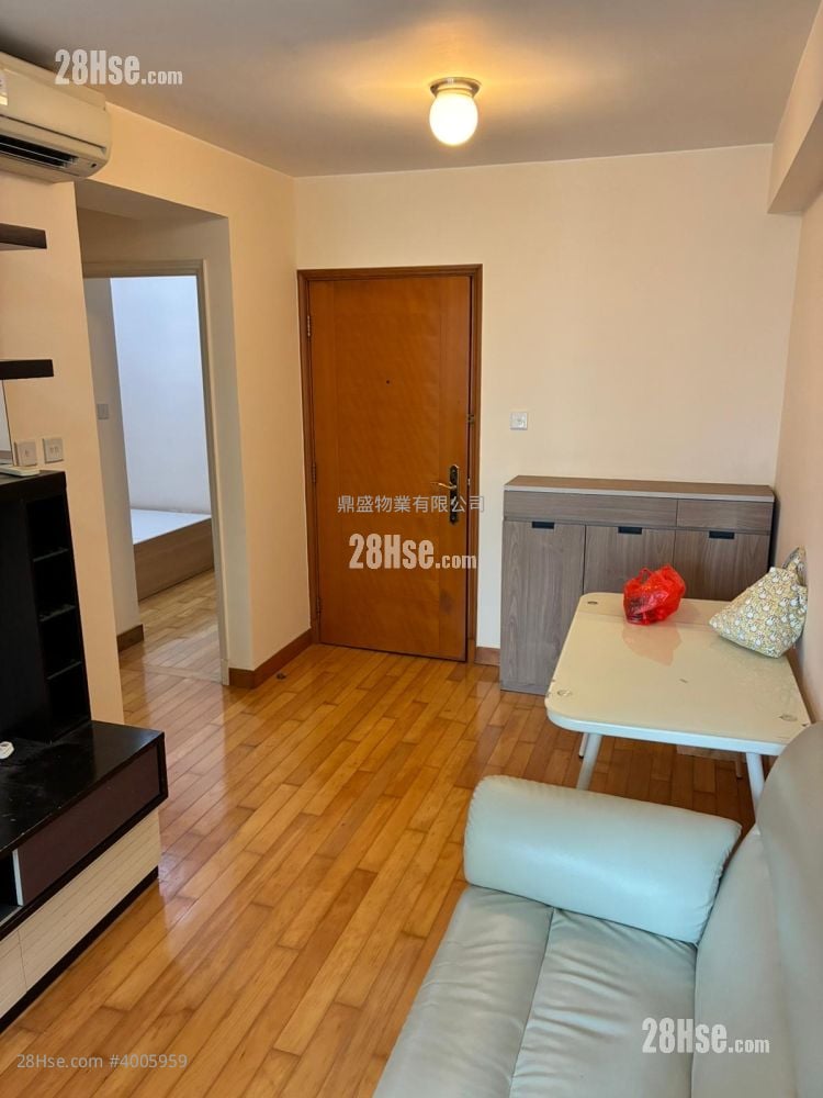 Queen's Terrace Rental 2 Bedrooms , 1 Bathroom 393 ft² ( 36.5 m² )