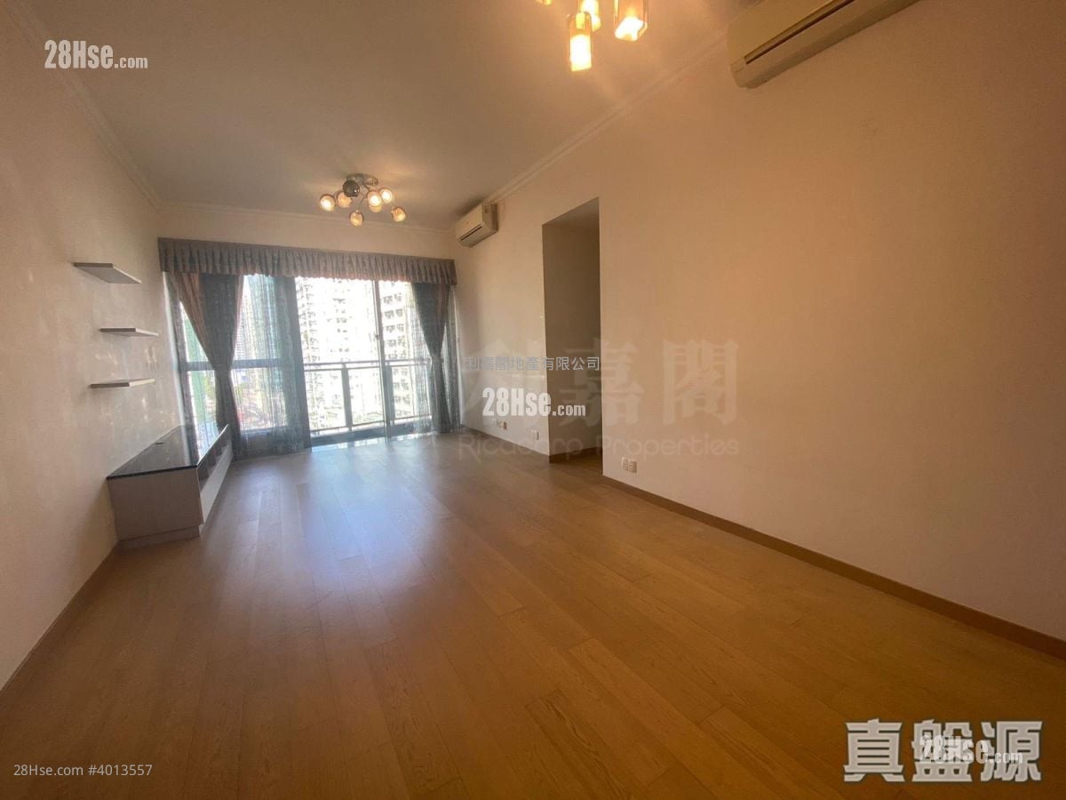 The Austin Sell 3 Bedrooms , 2 Bathrooms 899 ft² ( 83.5 m² )