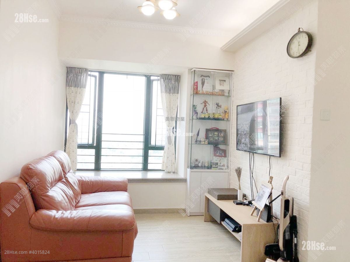 Dawning Views Sell 2 Bedrooms , 1 Bathroom 439 ft² ( 40.8 m² )