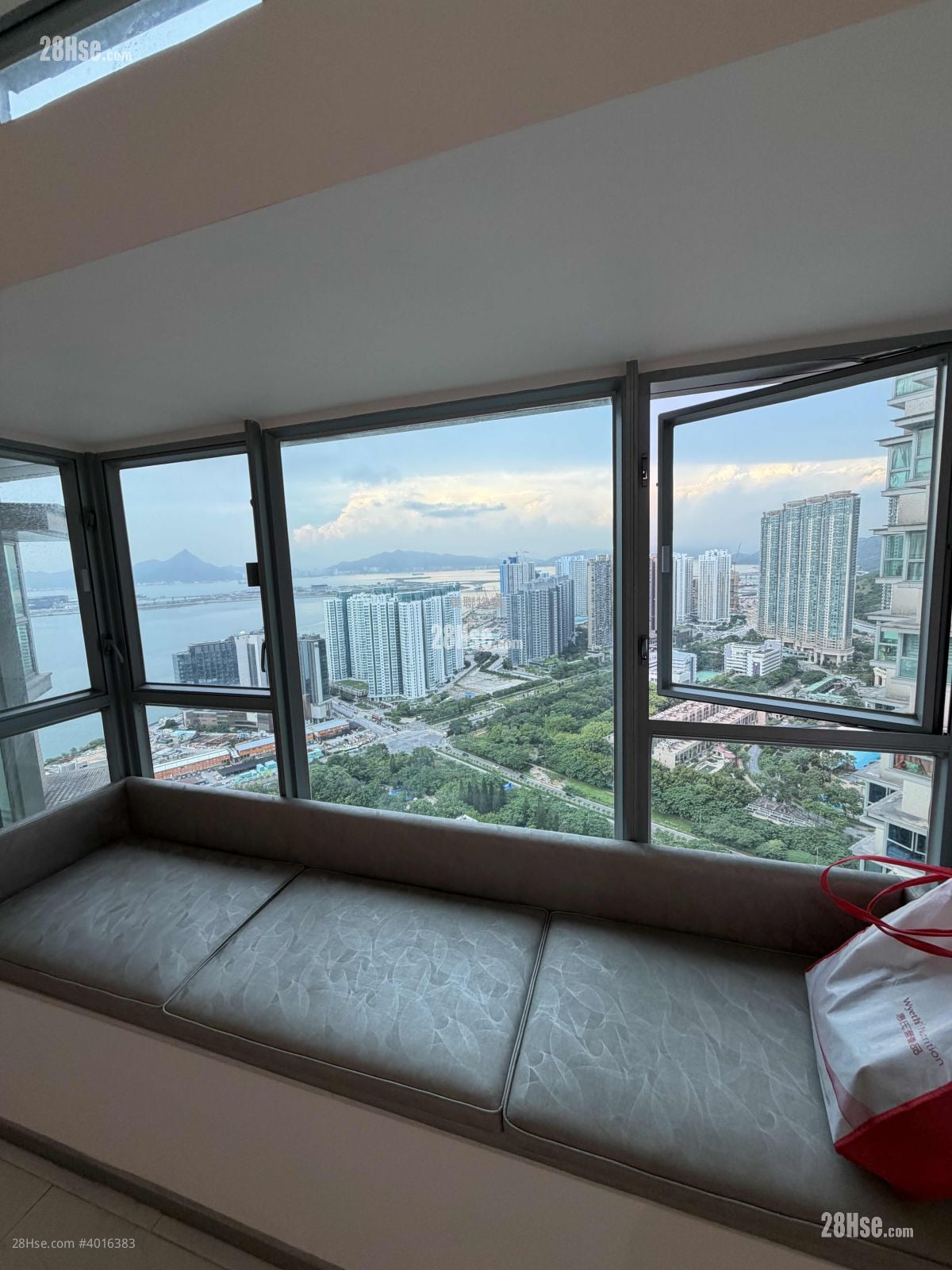 Coastal Skyline Rental 3 Bedrooms , 2 Bathrooms 874 ft² ( 81.2 m² )